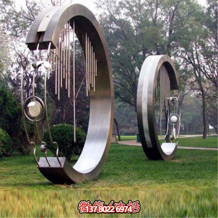 不銹鋼圓環(huán)創(chuàng)意雕塑，點(diǎn)亮園林景觀裝飾