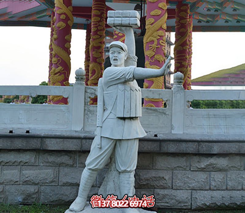 董存瑞景觀雕塑，點(diǎn)綴廣場(chǎng)景觀