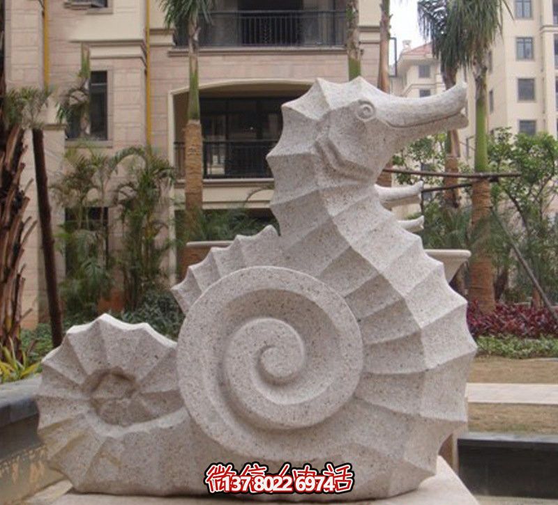 海馬創(chuàng)意石雕，點綴街道邊