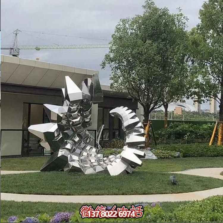 創(chuàng)意不銹鋼景觀雕塑讓?xiě)敉鈭@林更加美麗