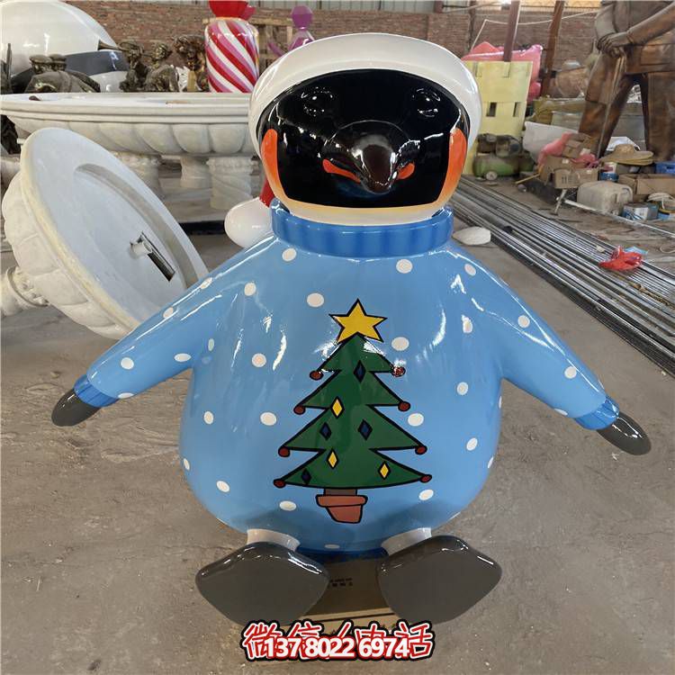 玻璃鋼游樂場，彩繪企鵝小品雕塑精美擺放