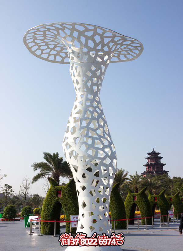 “不銹鋼雕塑花瓶，為你的園林觀光廣場增添創(chuàng)意色彩”