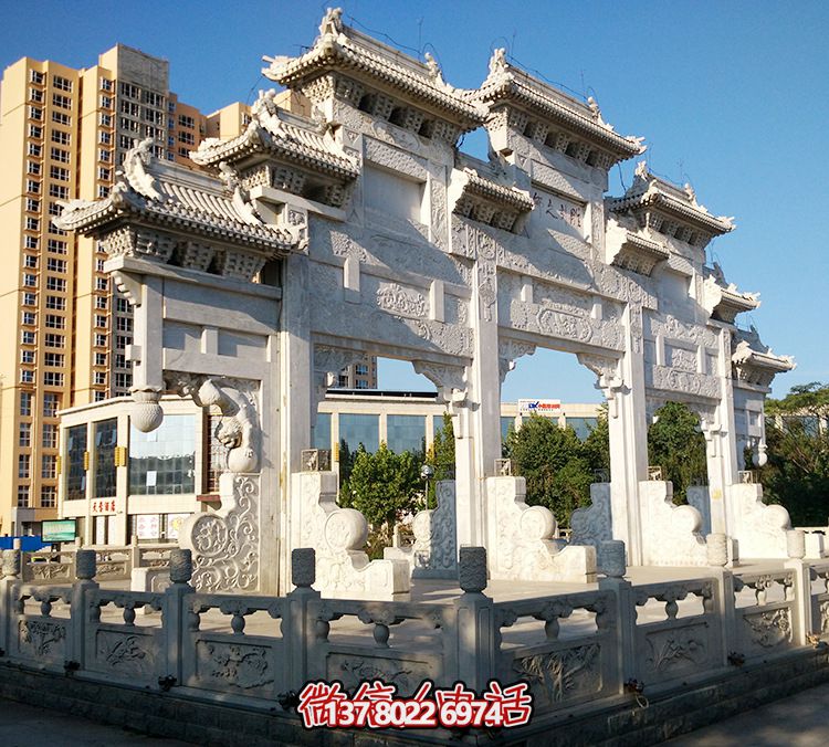 精美石雕牌坊，給城市的小區(qū)增添了一抹精致的文化氣息
