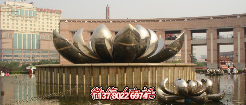 廣場(chǎng)不銹鋼創(chuàng)意抽象鐵藝景觀盛開的荷花雕塑 廣場(chǎng)不銹鋼創(chuàng)意抽象鐵藝景觀盛開的荷花雕塑